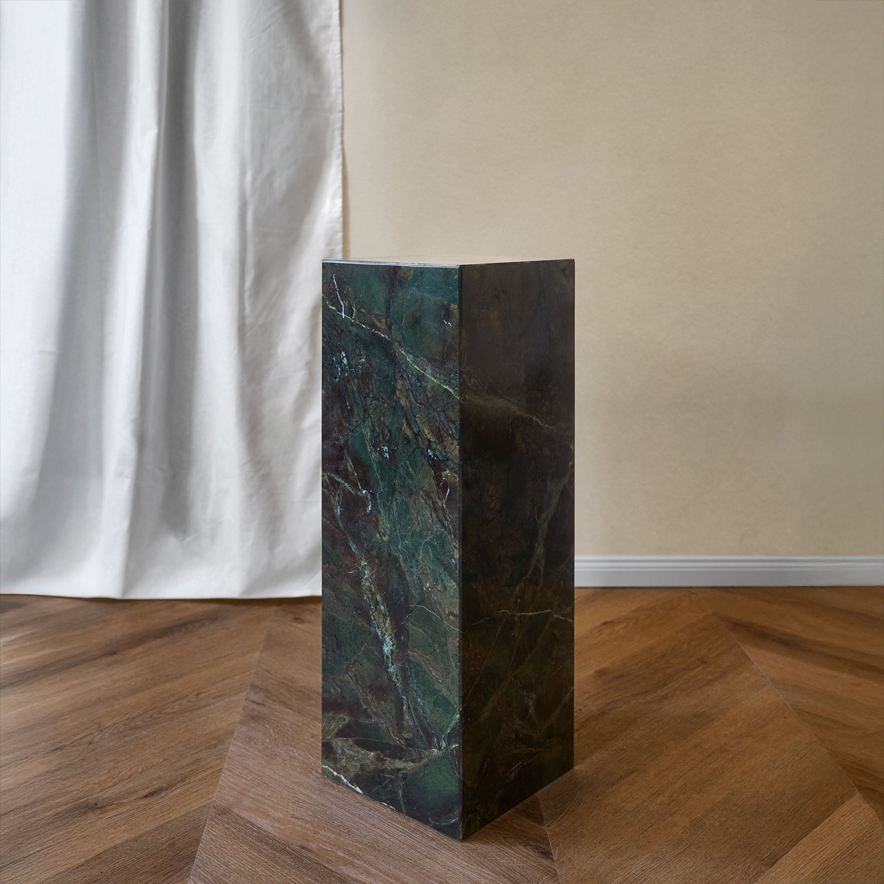 Viridara Pedestal