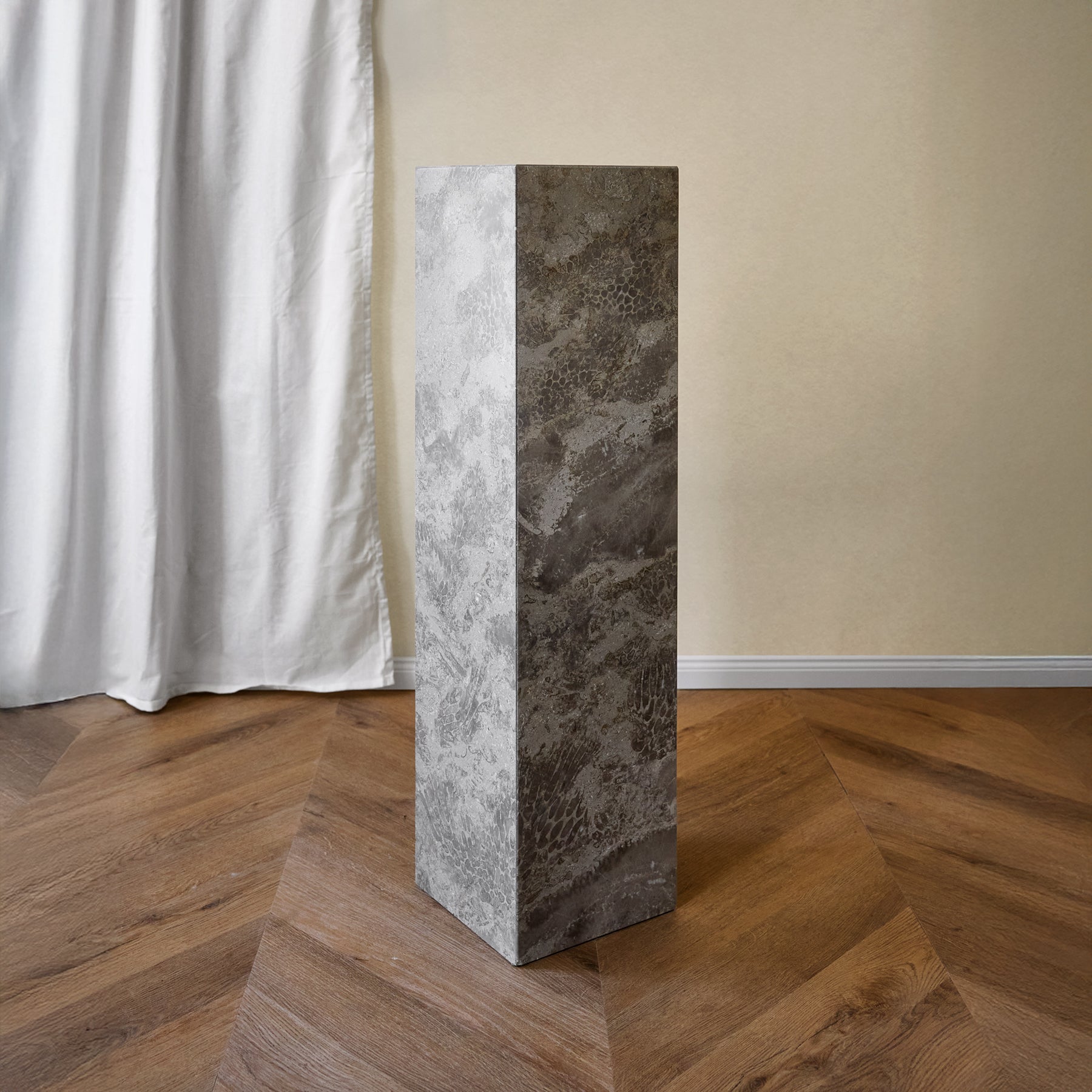 Eirene Pedestal
