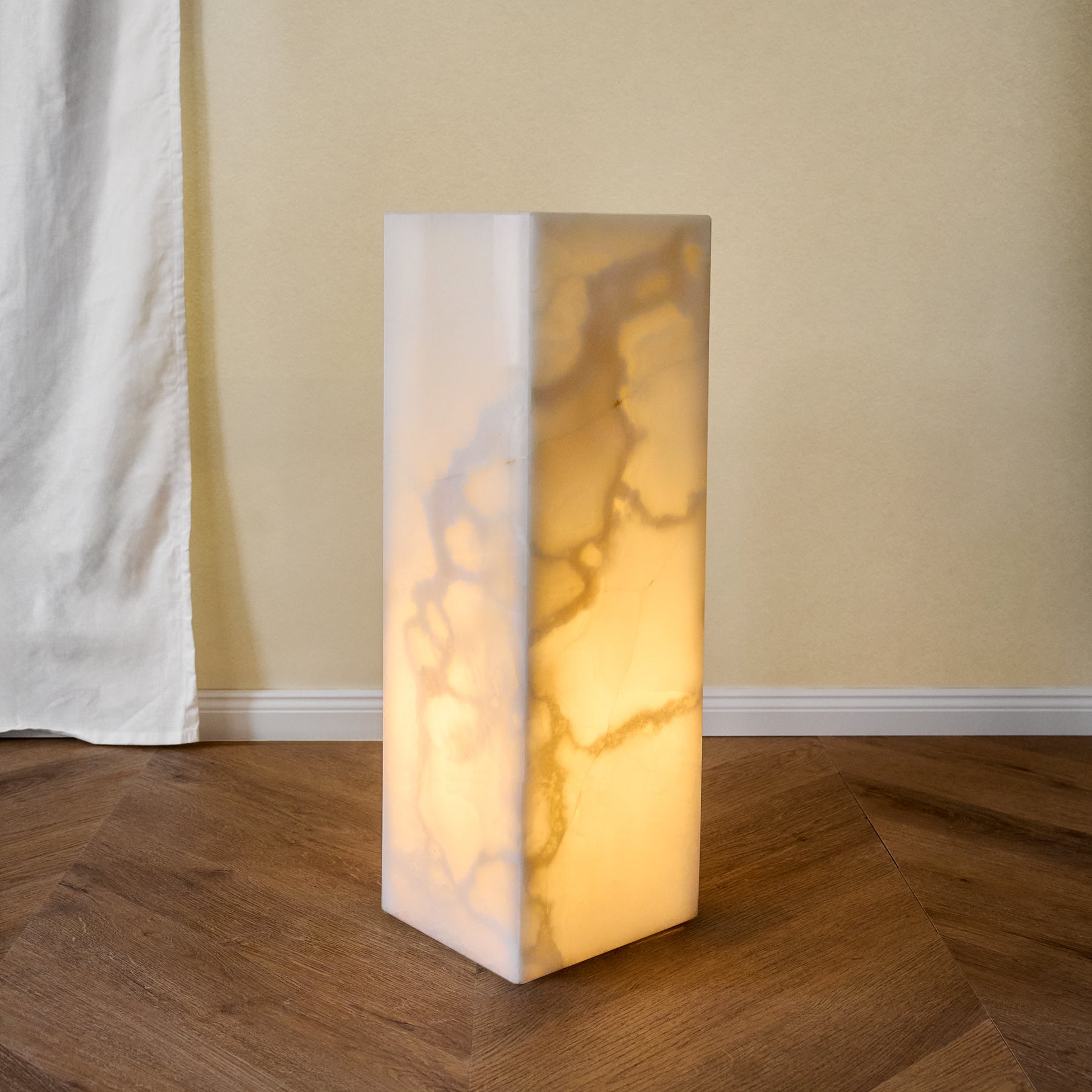 Maris Pedestal