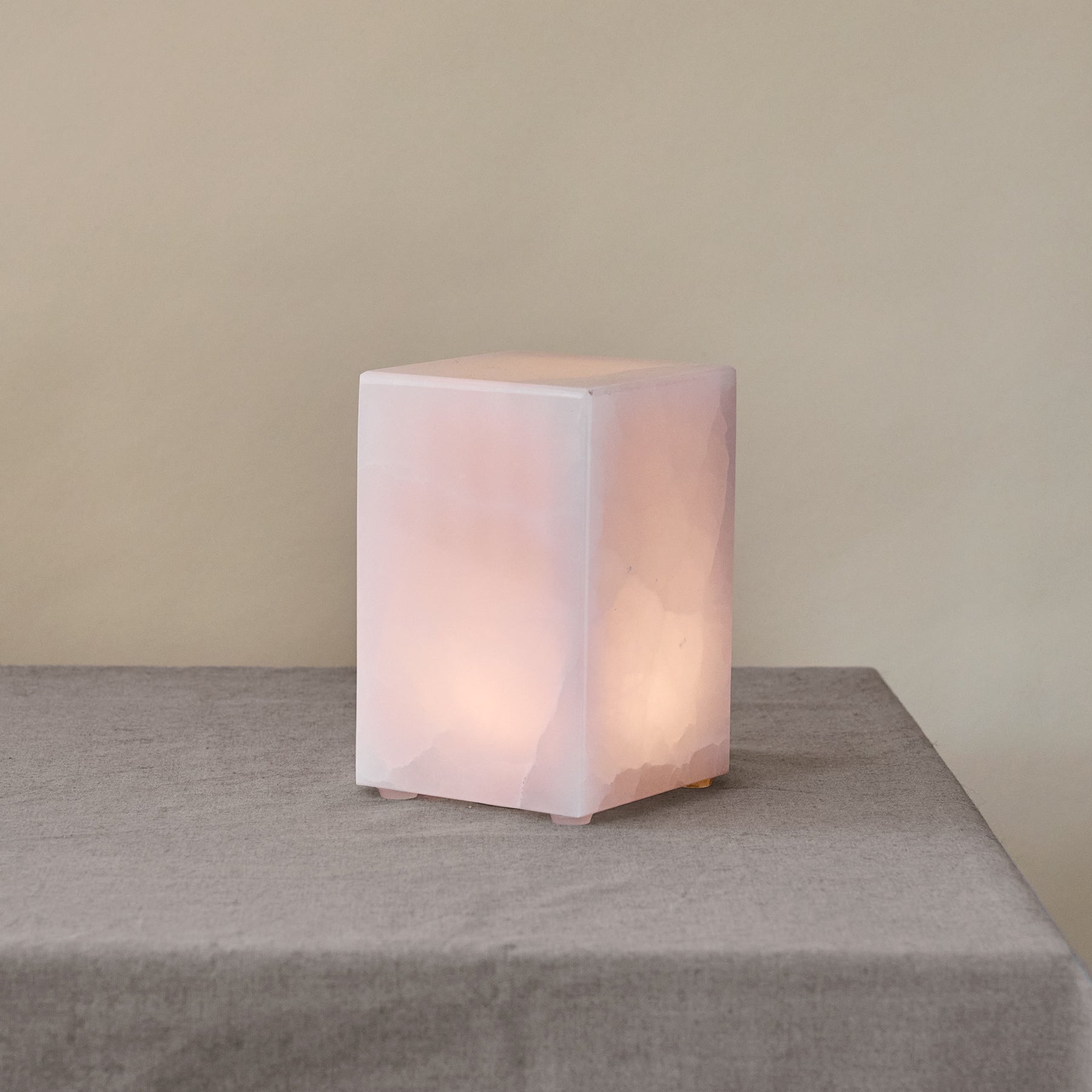 Rhea Onyx Lamp