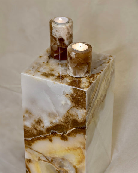 Aureus Onyx Pedestal