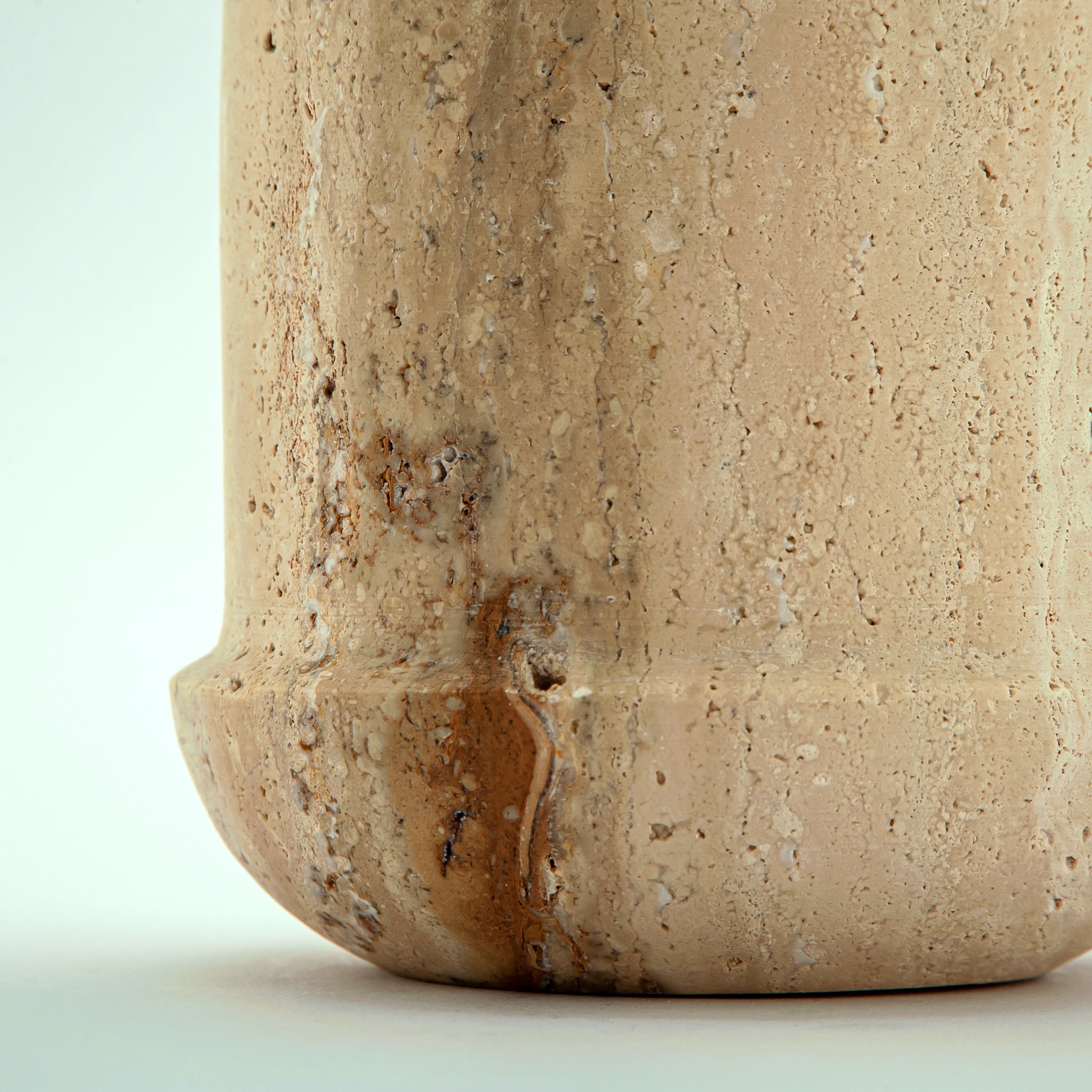 Olyra Vase