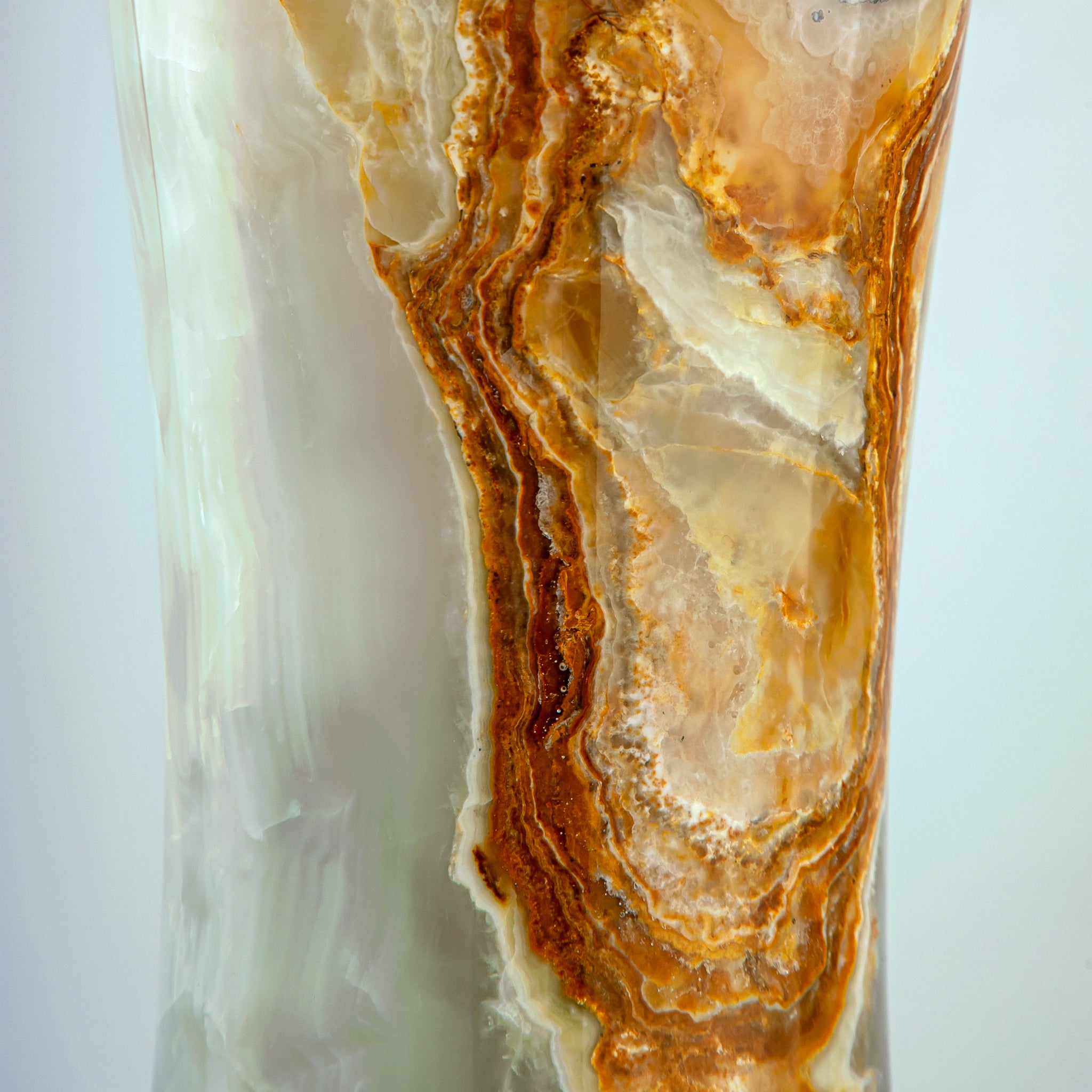 Aurevia Onyx Vase