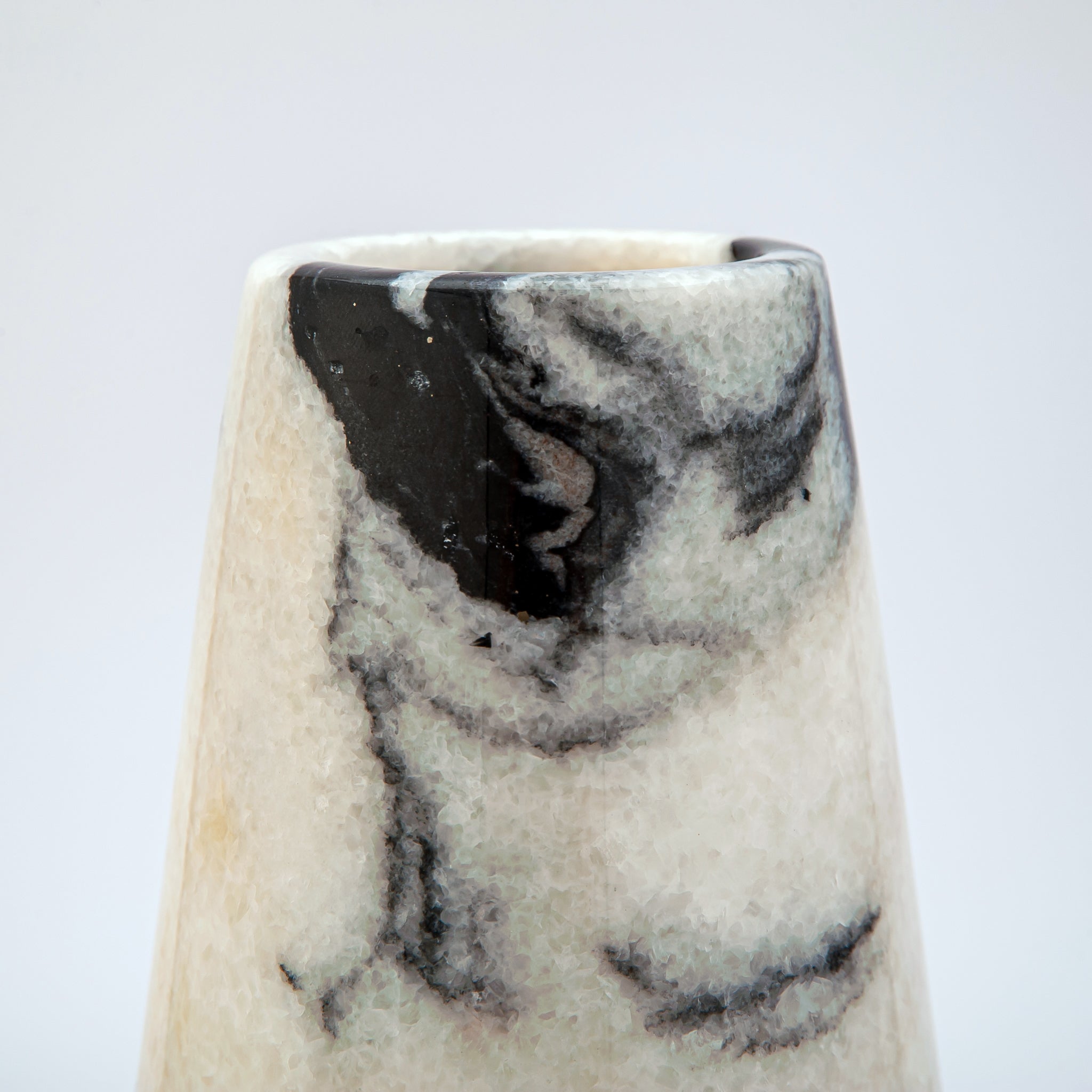 Dalmaris Vase