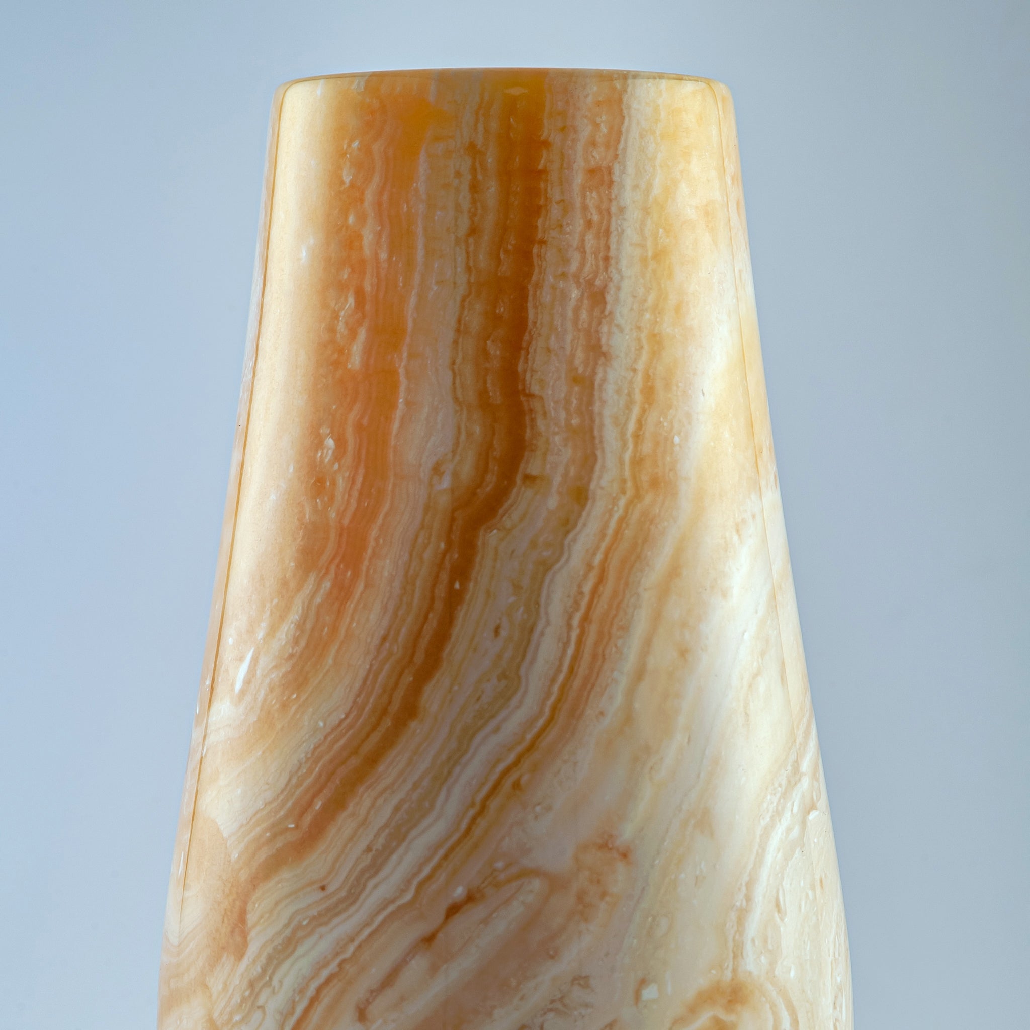 Oro Onyx Vase