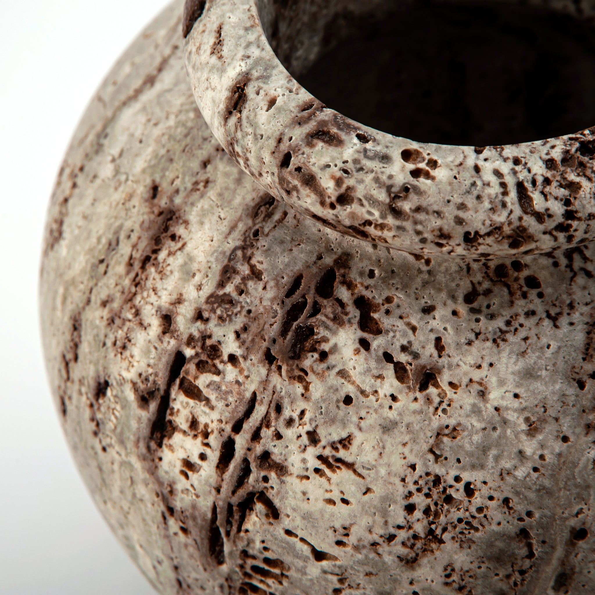 Atelia Vase