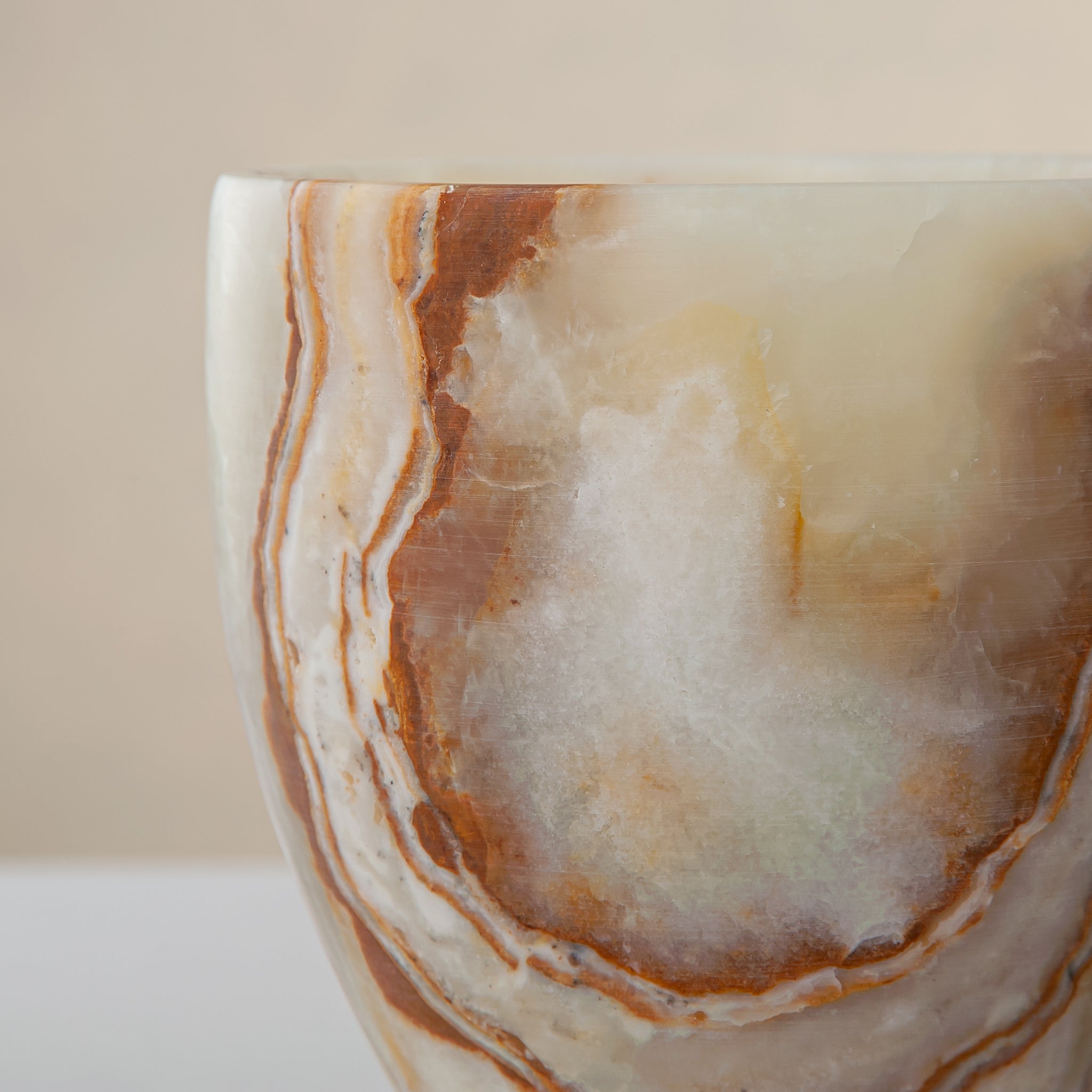 Alvoria Vase