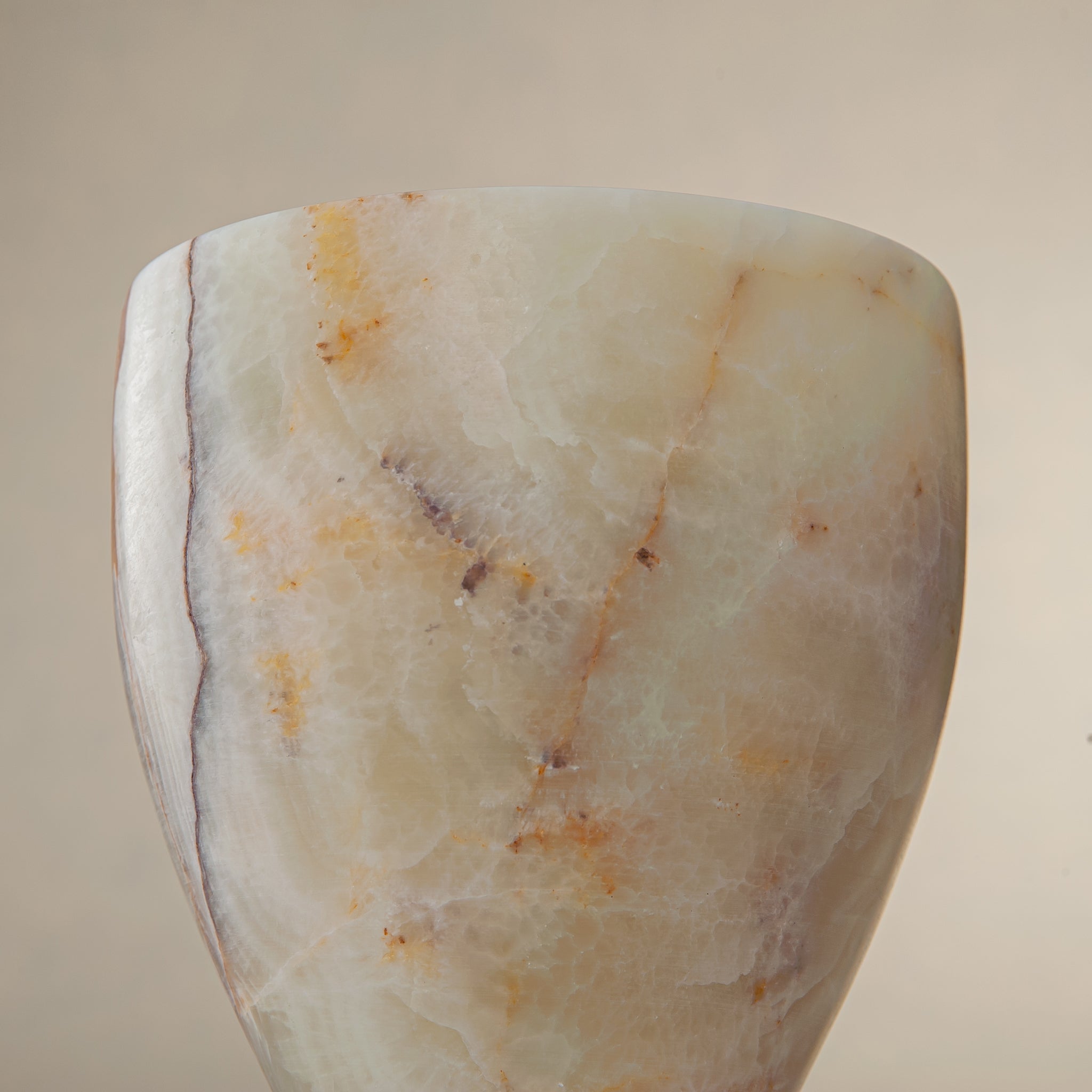 Alvoria Vase