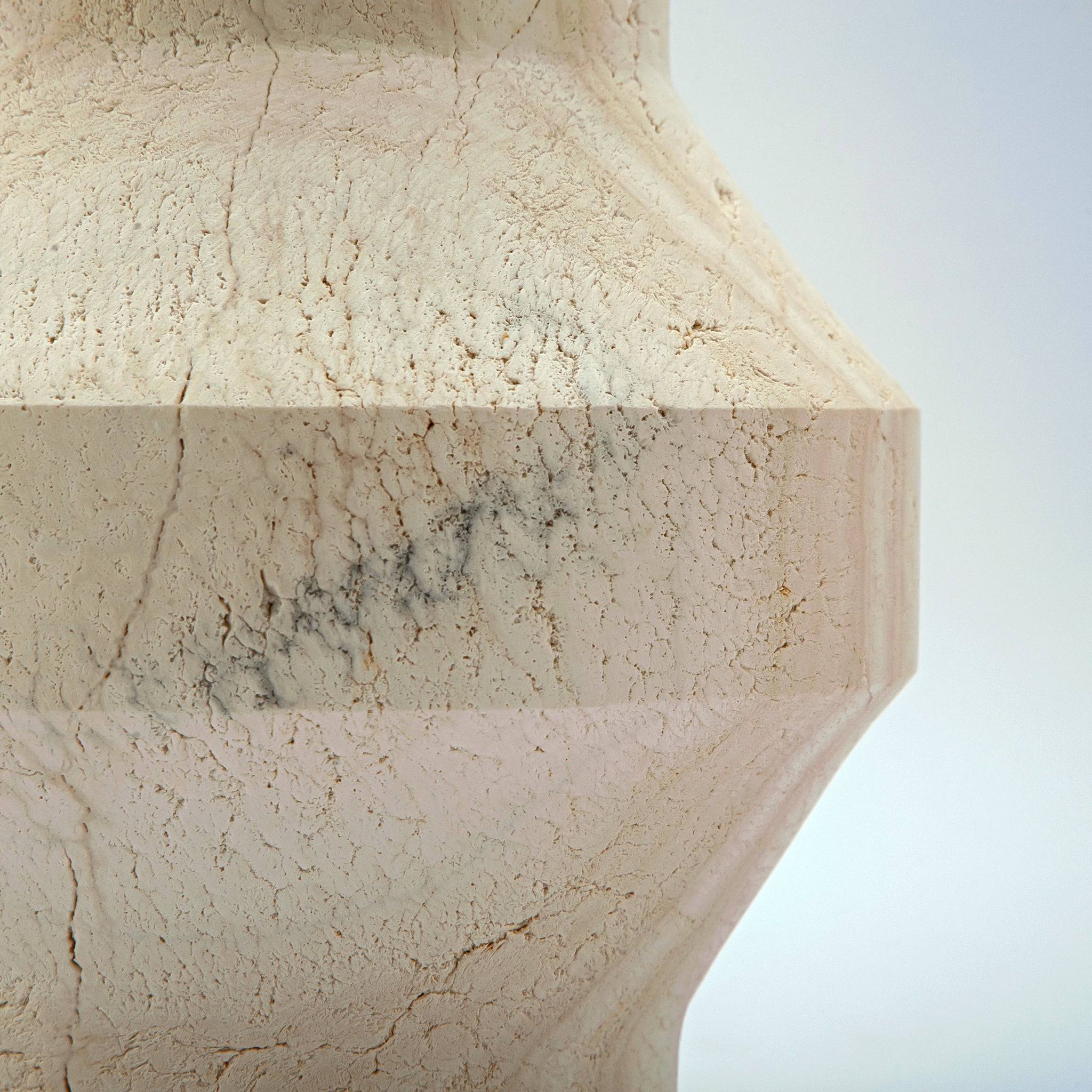 Ravessa Vase