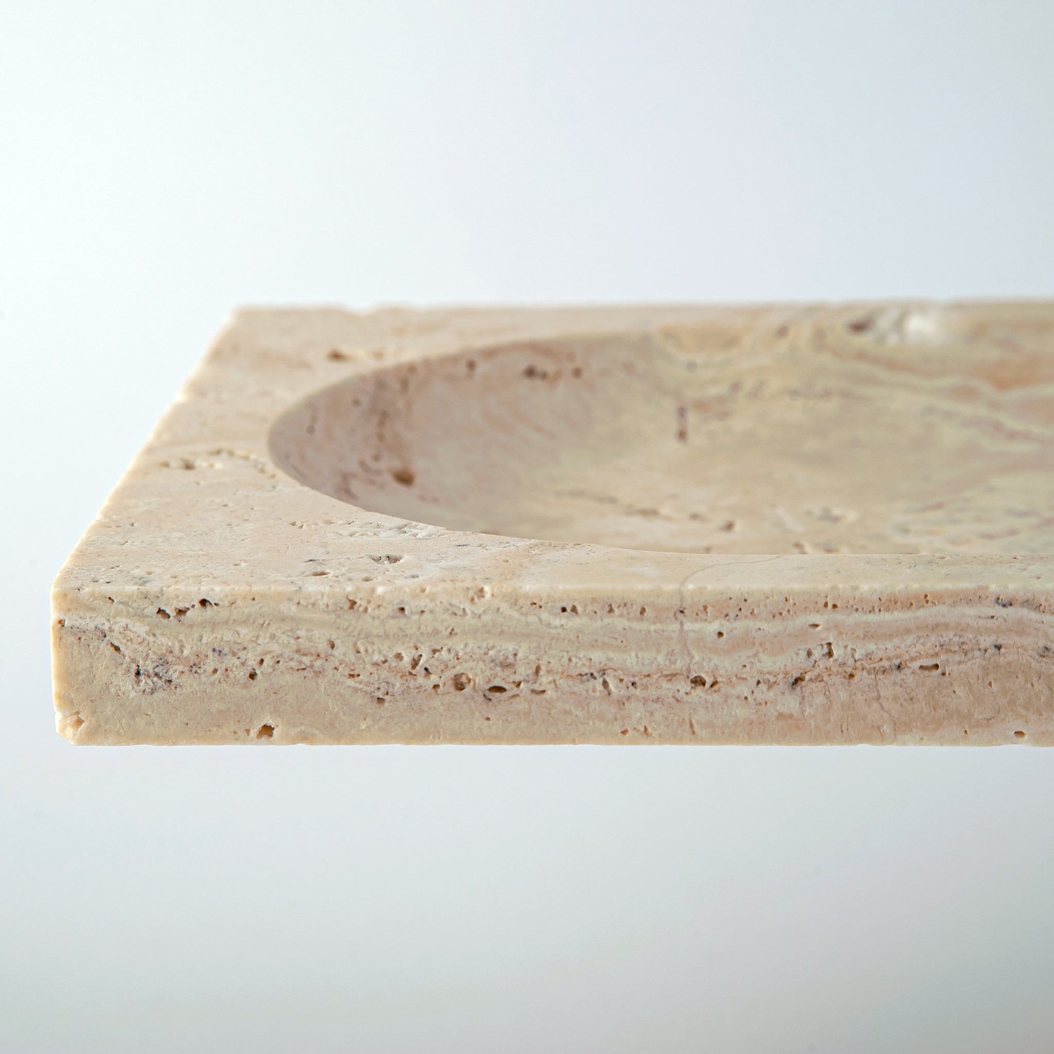 Thyra Tray
