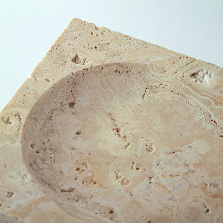 Thyra Tray