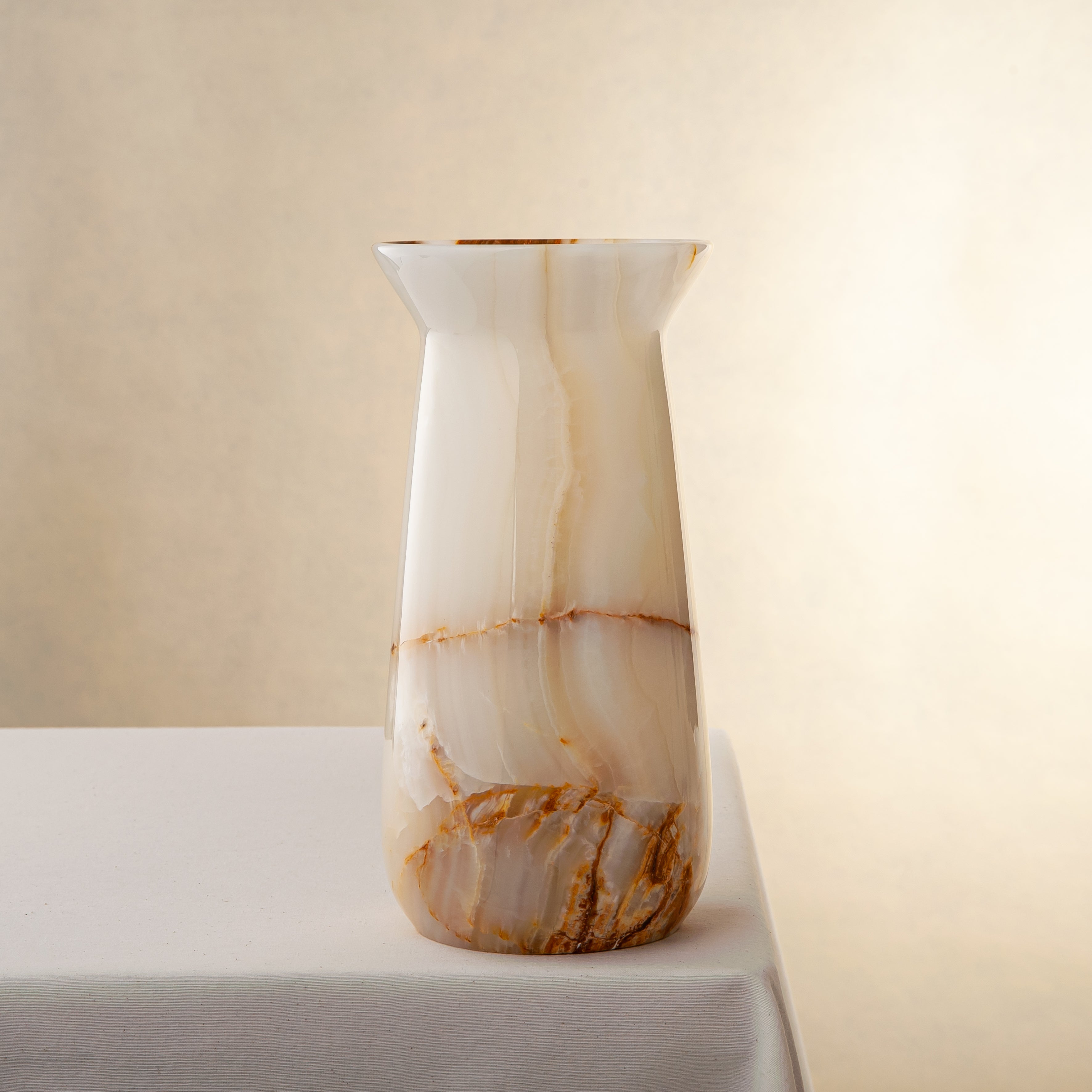 Elarion Vase