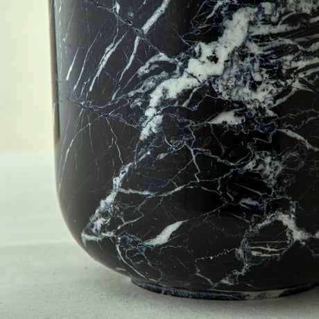 Ebonith Vase