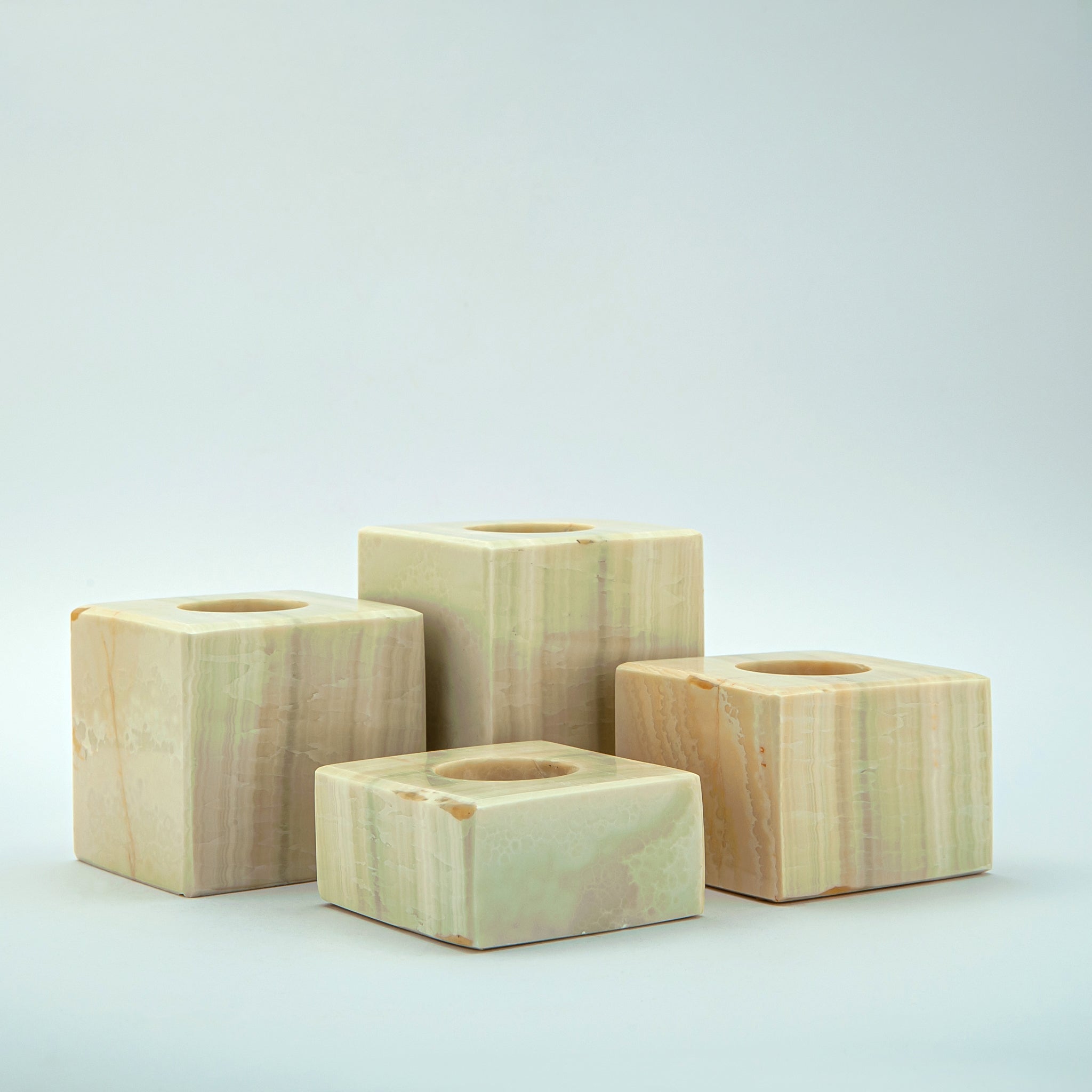 Solvian Candle Holder Set