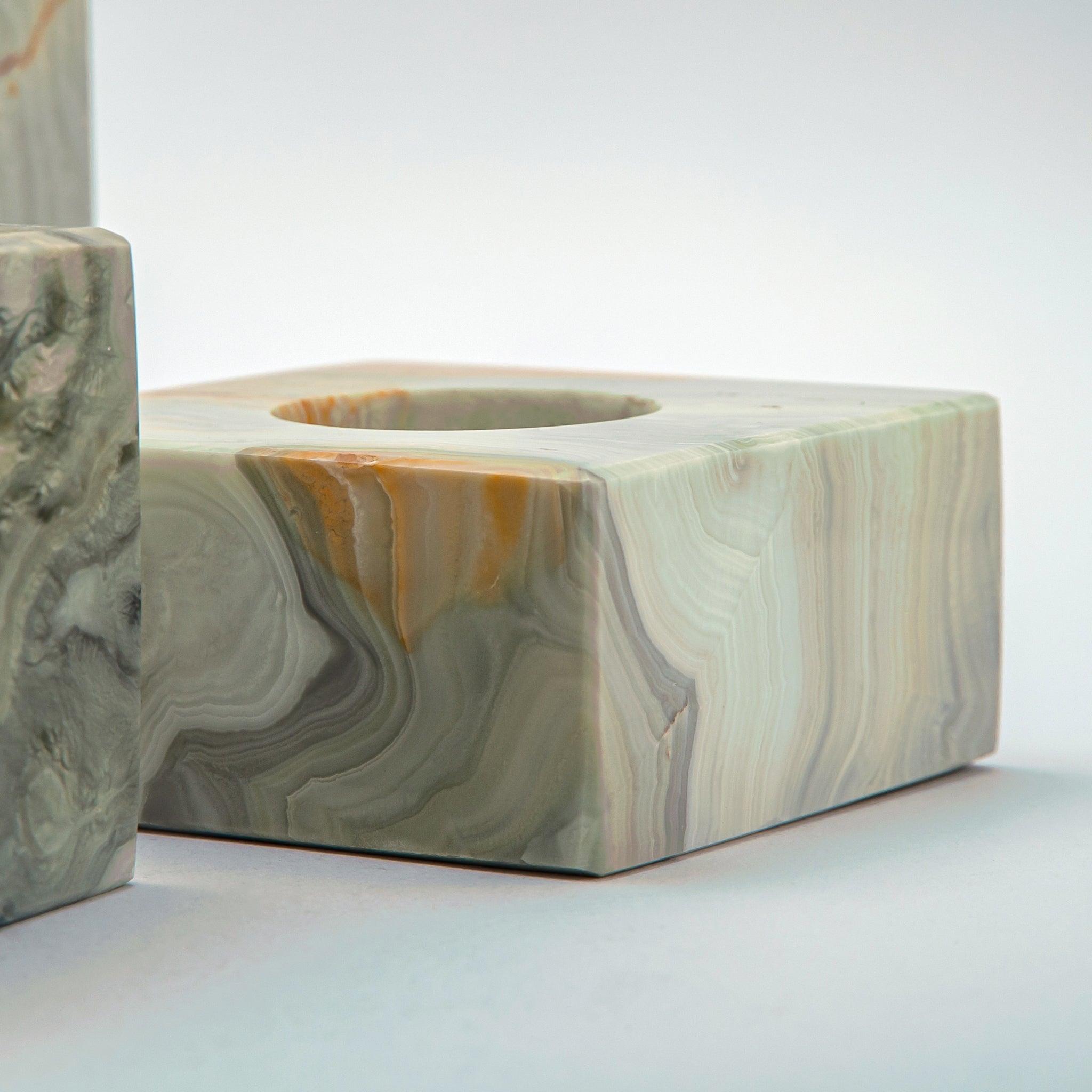 Solvian Candle Holder Set
