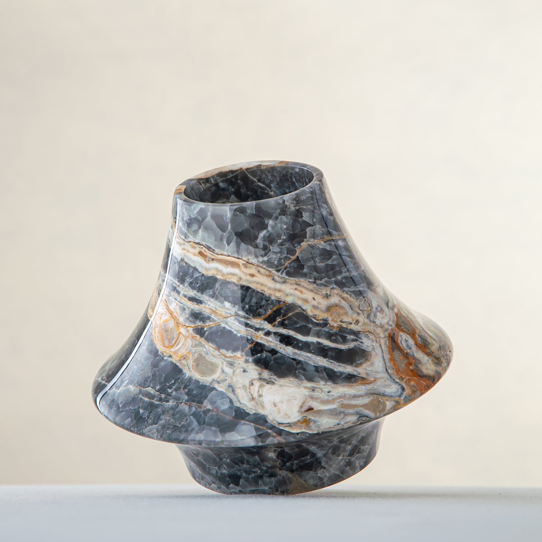 Avenza Vase