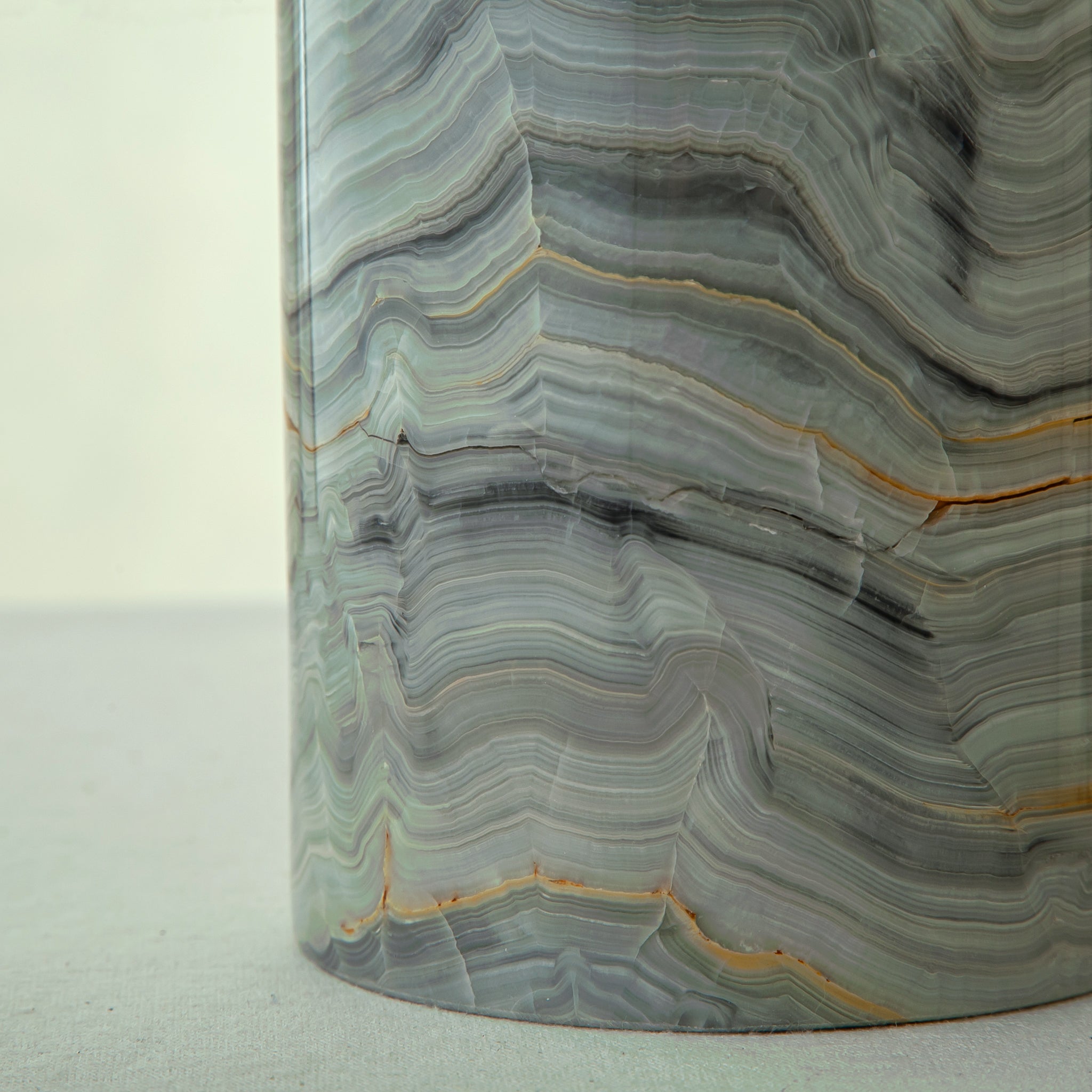 Theris Vase