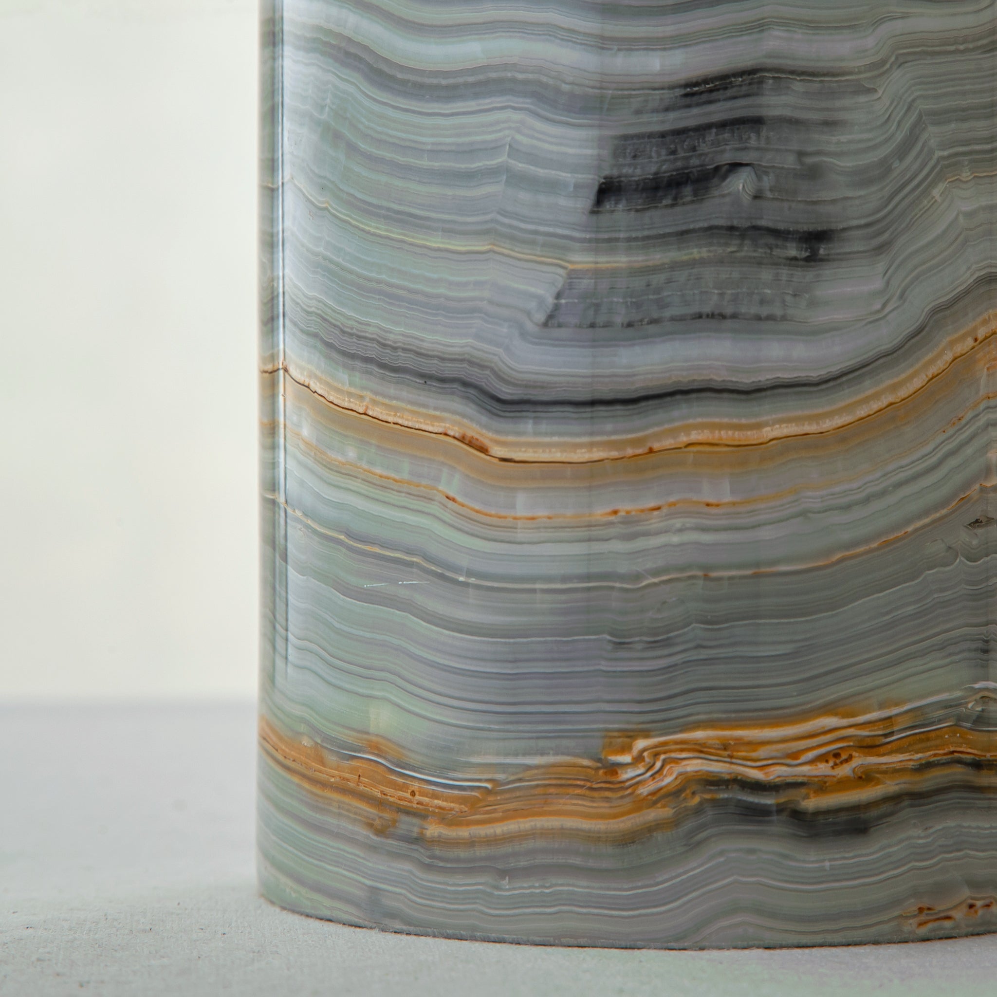 Theris Vase