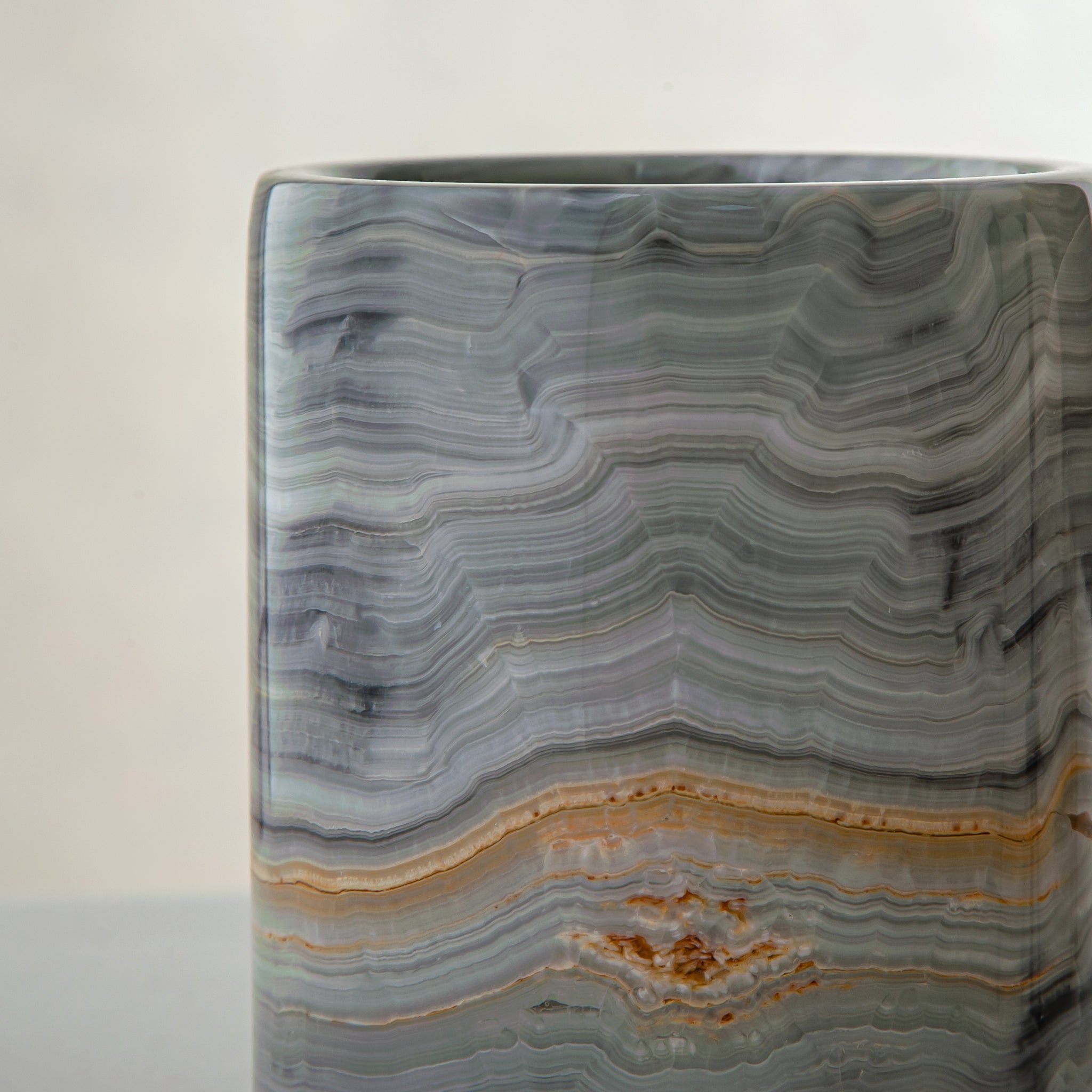 Theris Vase