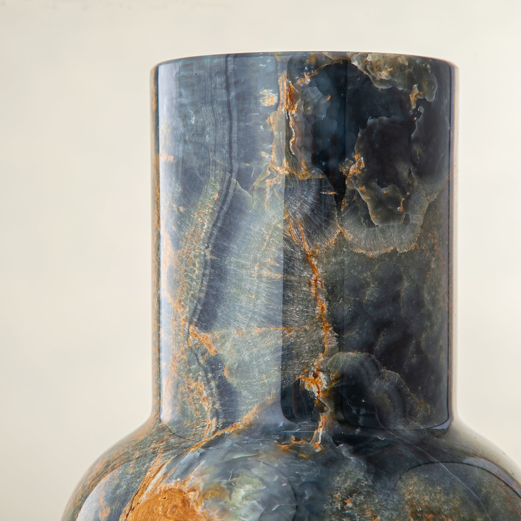 Damaris Vase