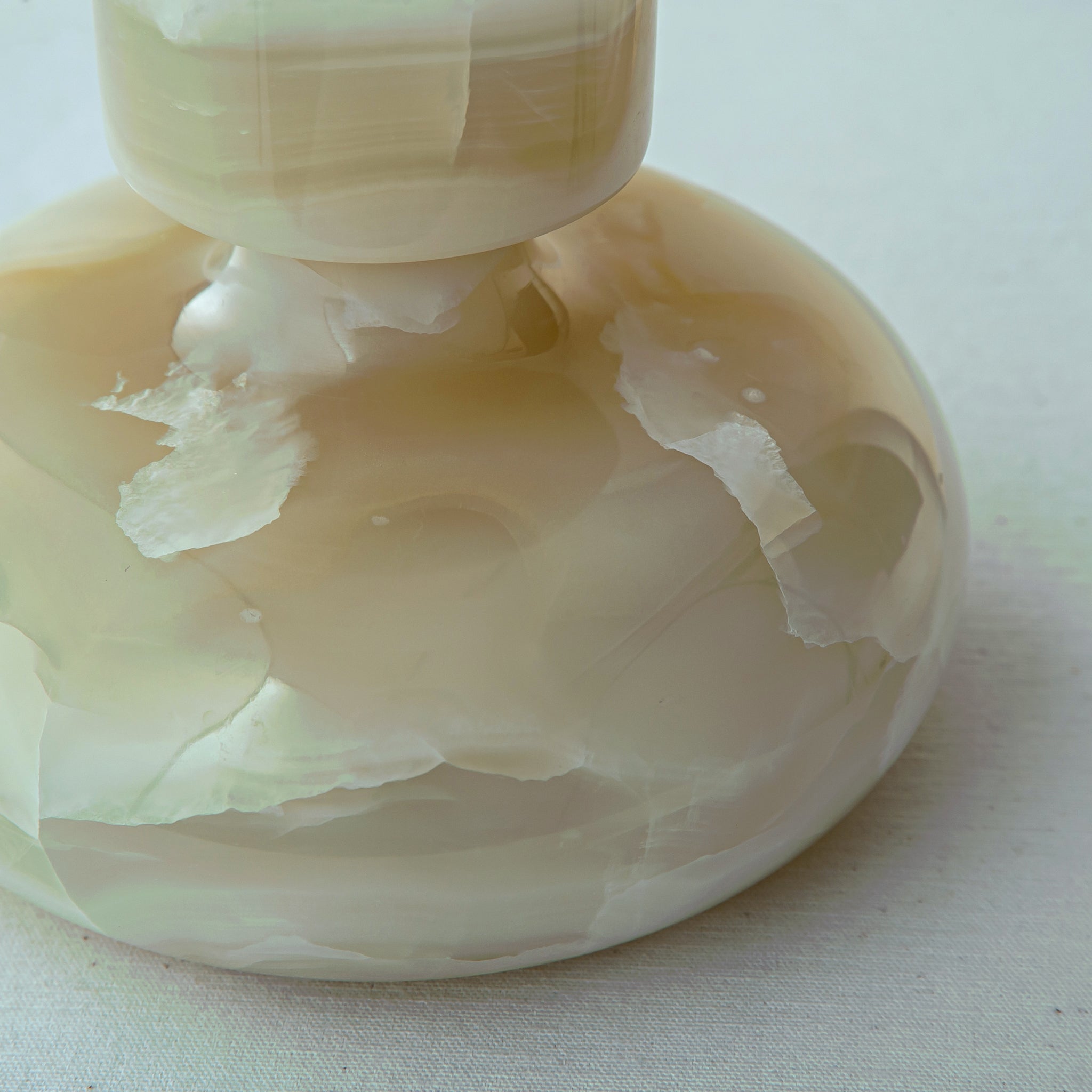 Irus Candle Holder
