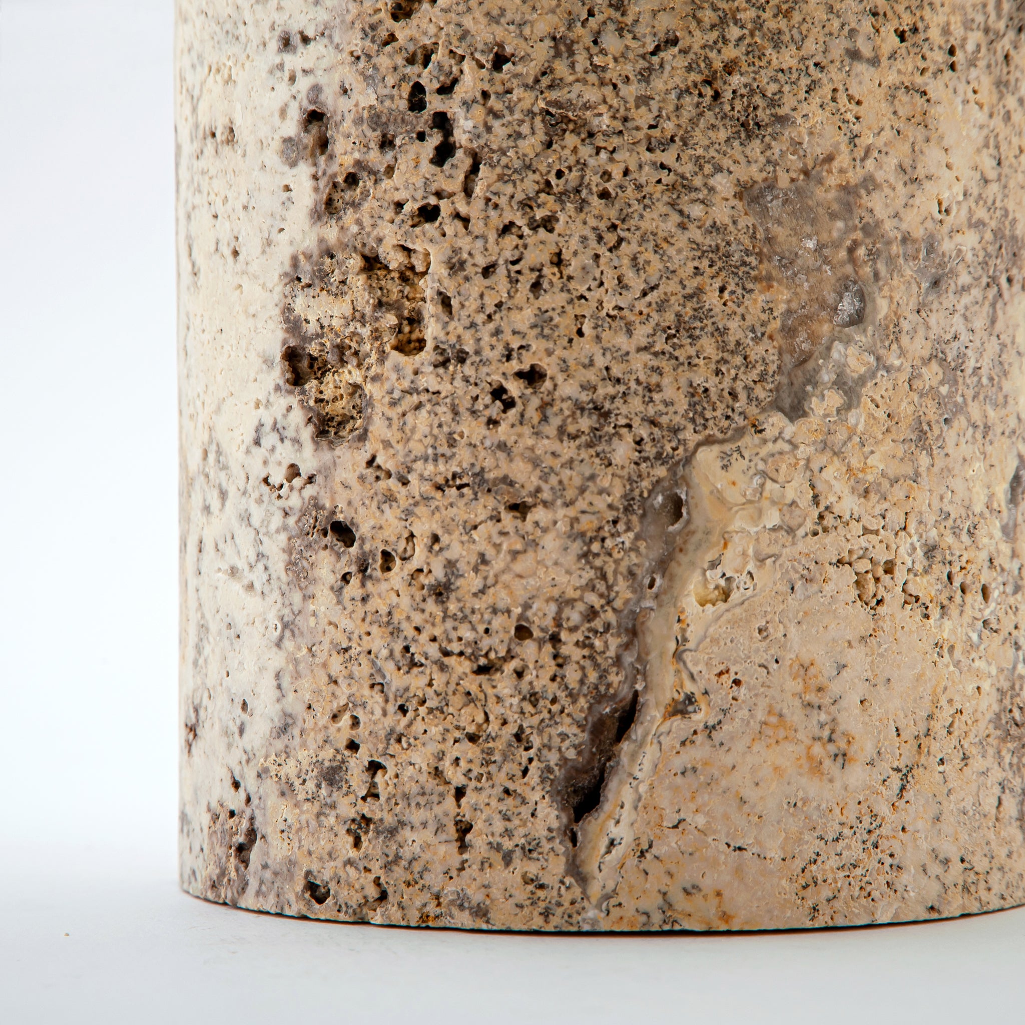 Arvien Vase