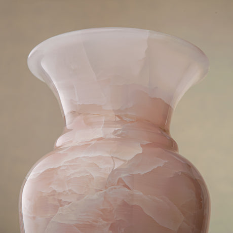 Blushé Vase