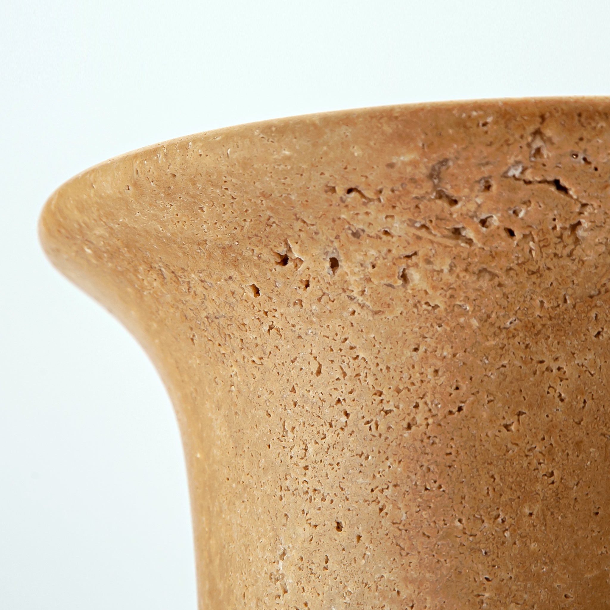 Tievra Vase