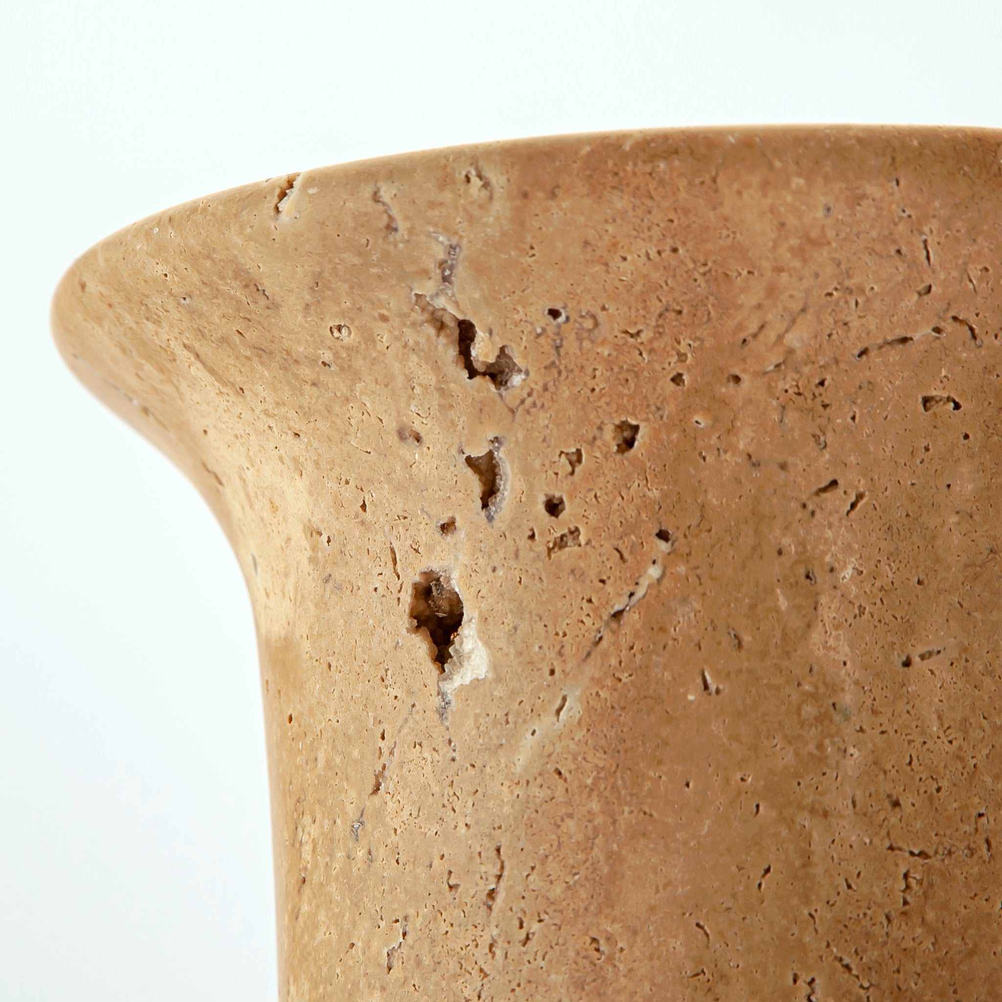 Tievra Vase
