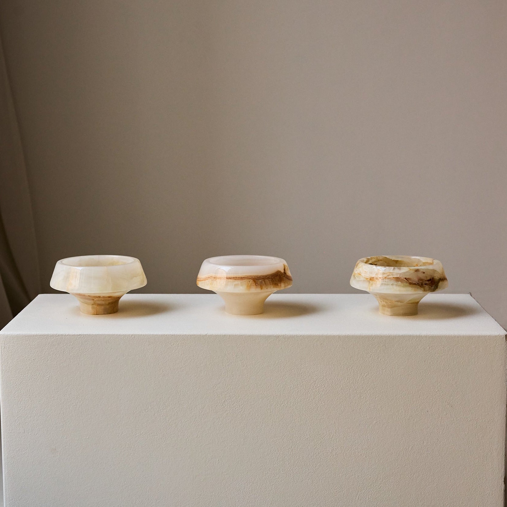 small decorative onyx bowls handcrafted by Uniiqo Studio for minimalistic and elegant homes  