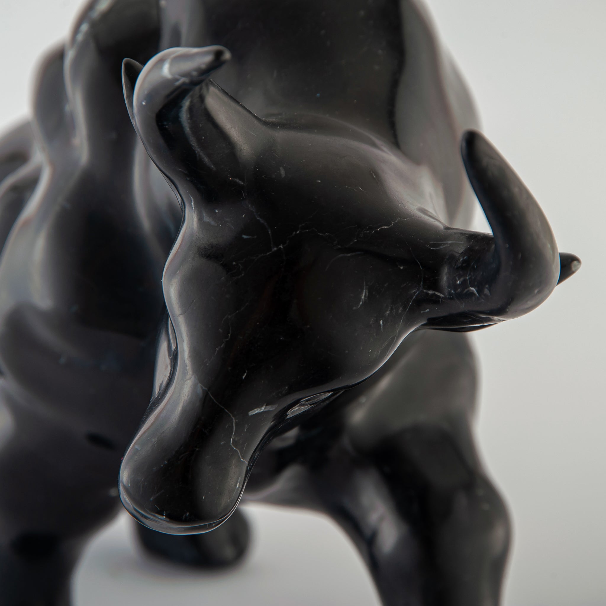Ares Stier Skulptur