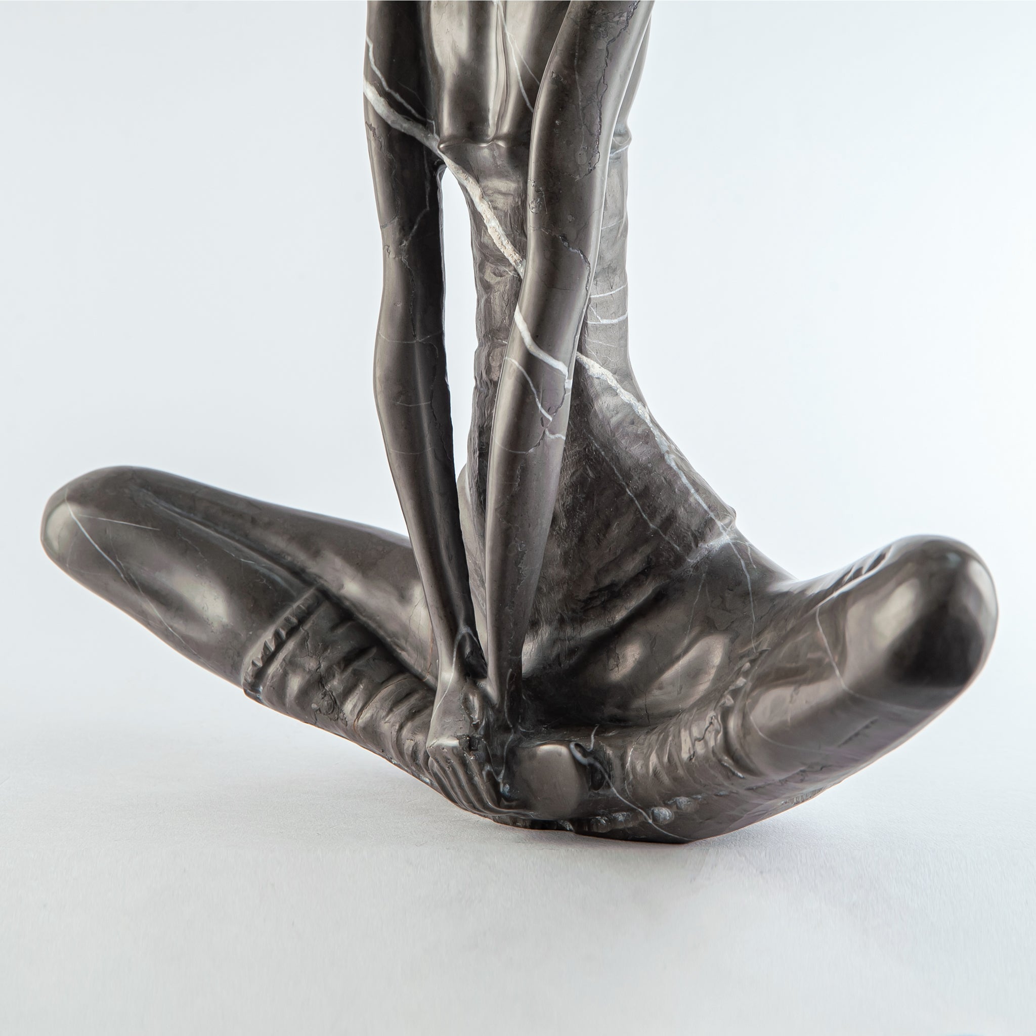 Reflective muse skulptur