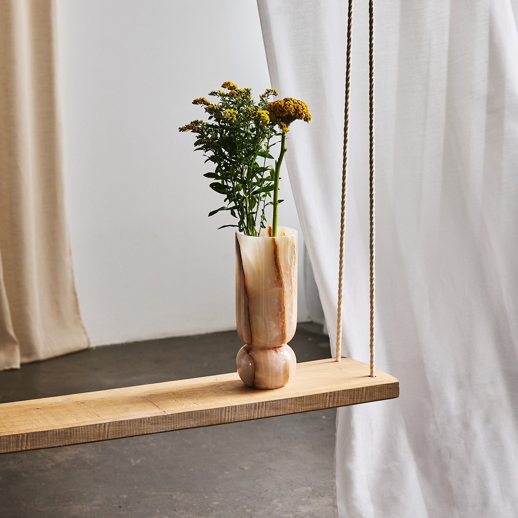 handcrafted onyx vase one of a kind by Uniiqo Studio