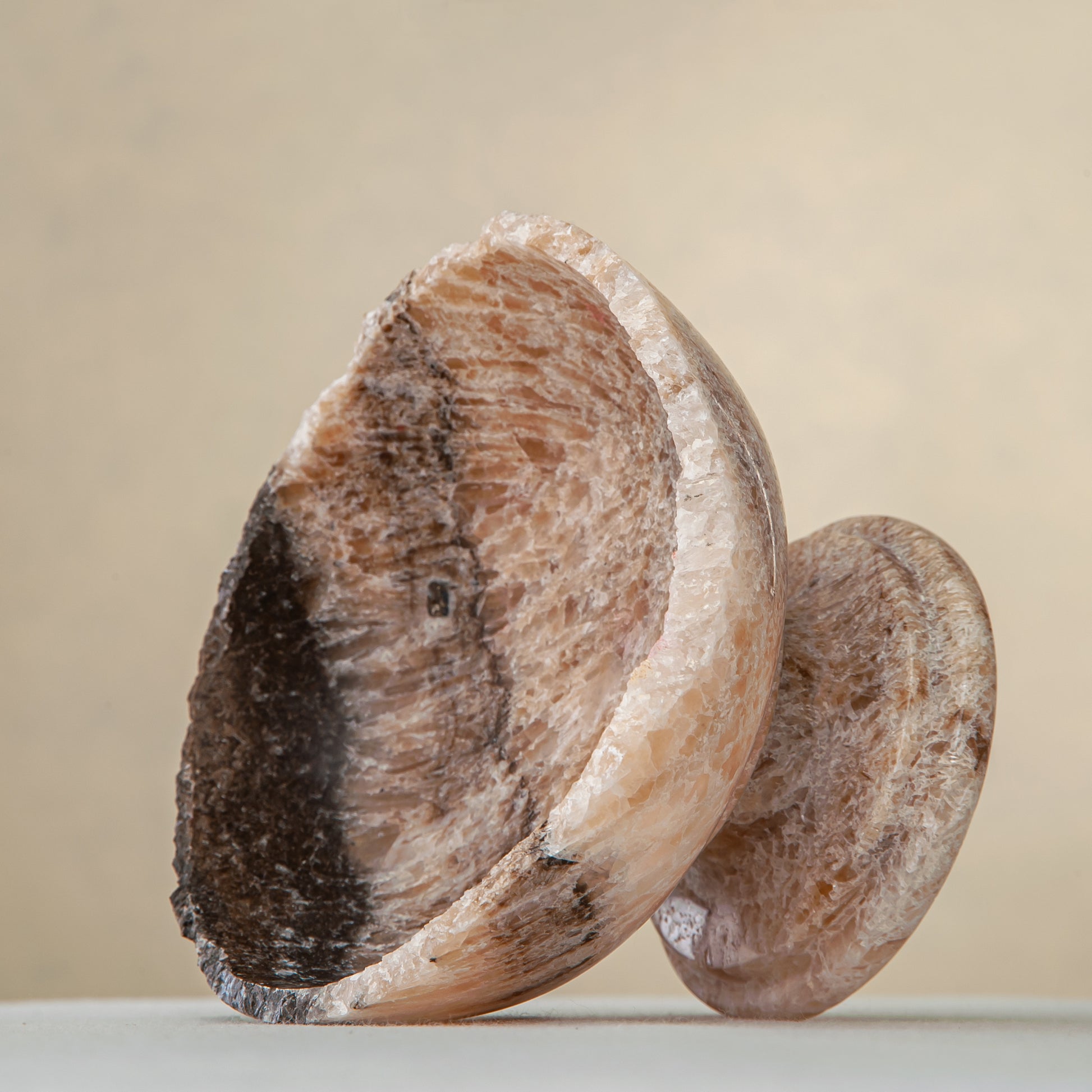 handcrafted onyx bowl with translucent beige tones and natural veining for luxury table decor
