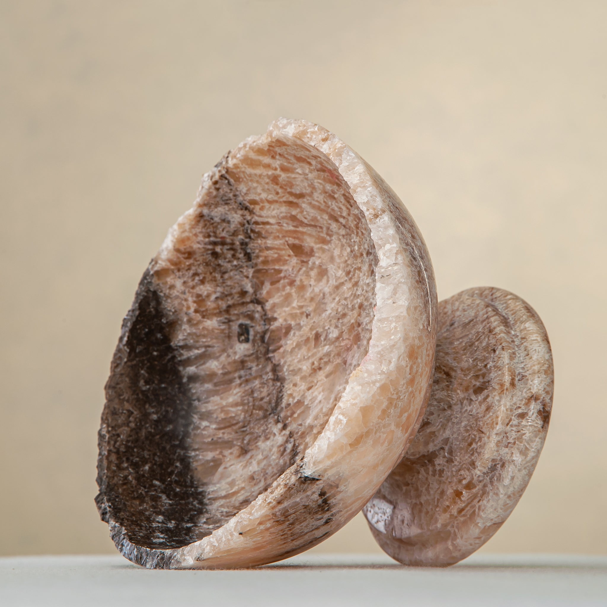 handcrafted onyx bowl with translucent beige tones and natural veining for luxury table decor
