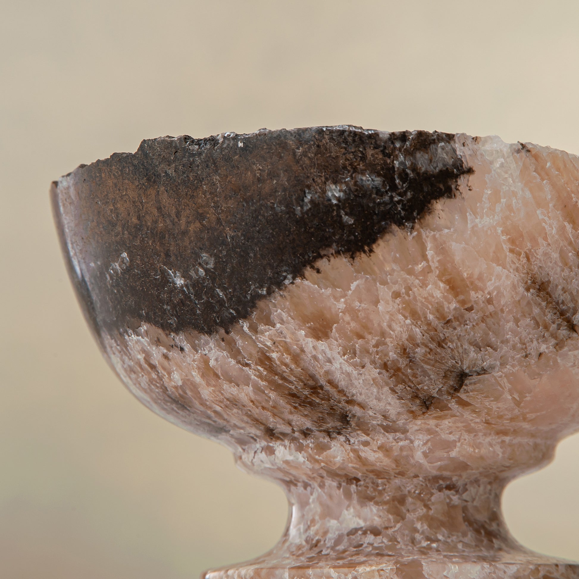 handcrafted onyx bowl with translucent beige tones and natural veining for luxury table decor
