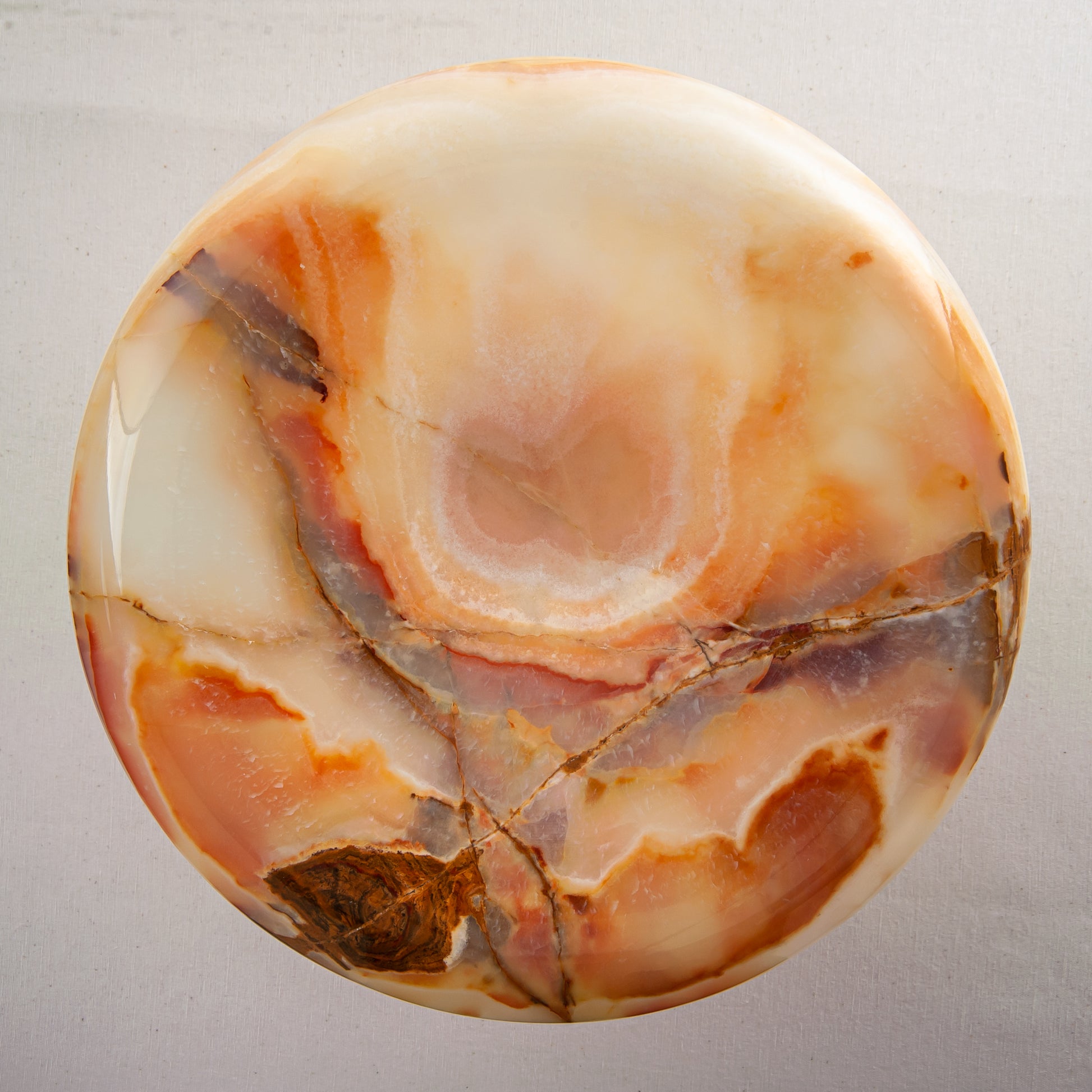 handcrafted onyx cake stand ivory stone with amber veining luxury centerpiece
