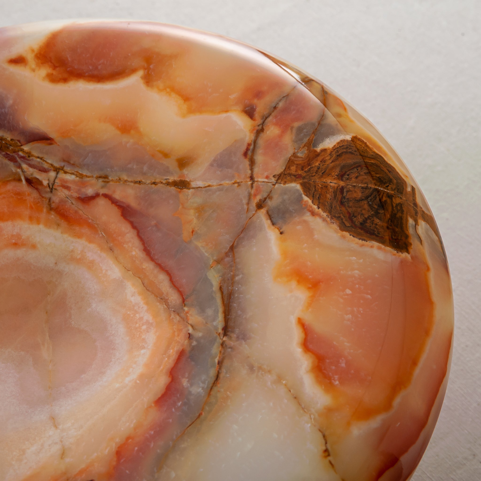 handcrafted onyx cake stand ivory stone with amber veining luxury centerpiece
