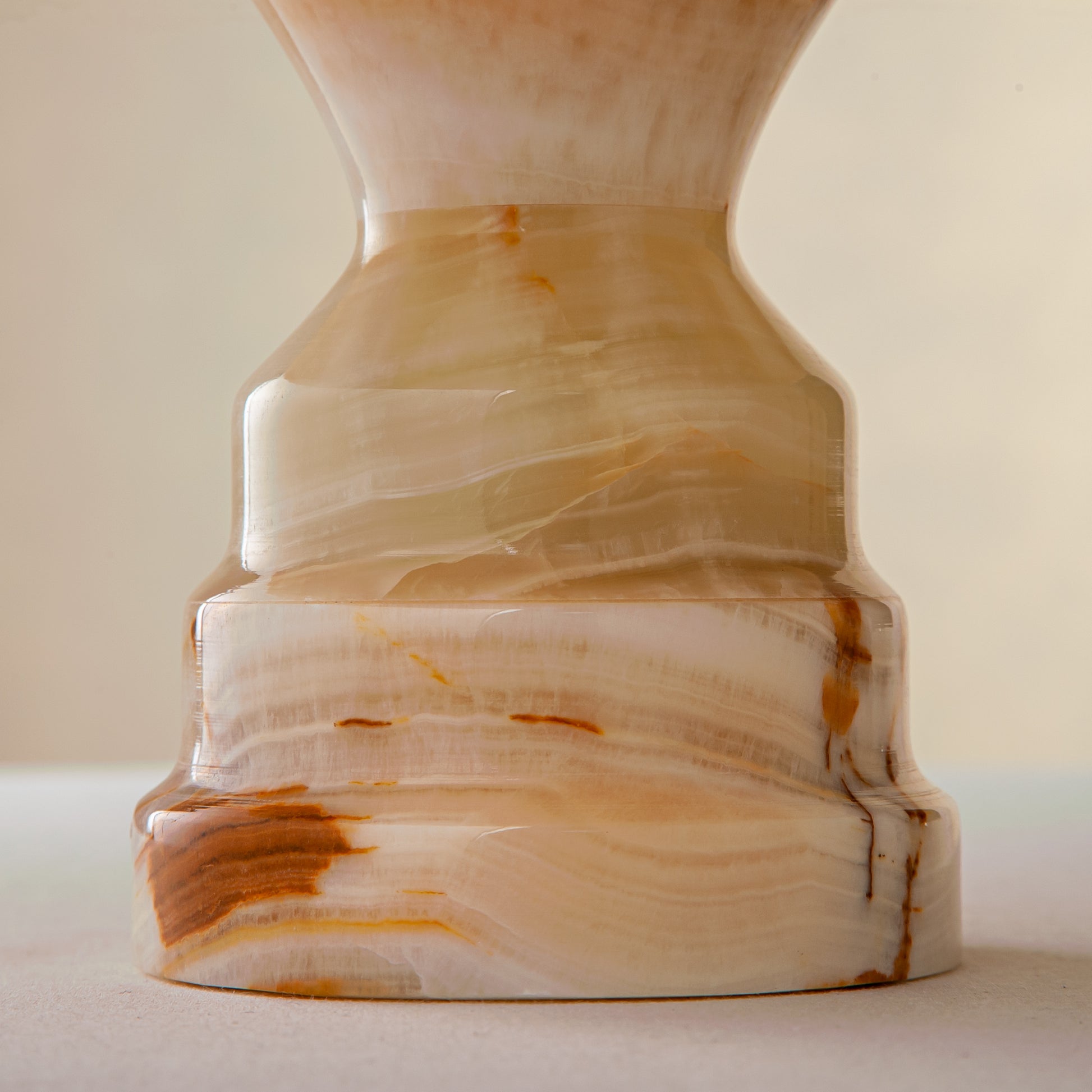 handcrafted onyx cake stand ivory stone with amber veining luxury centerpiece
