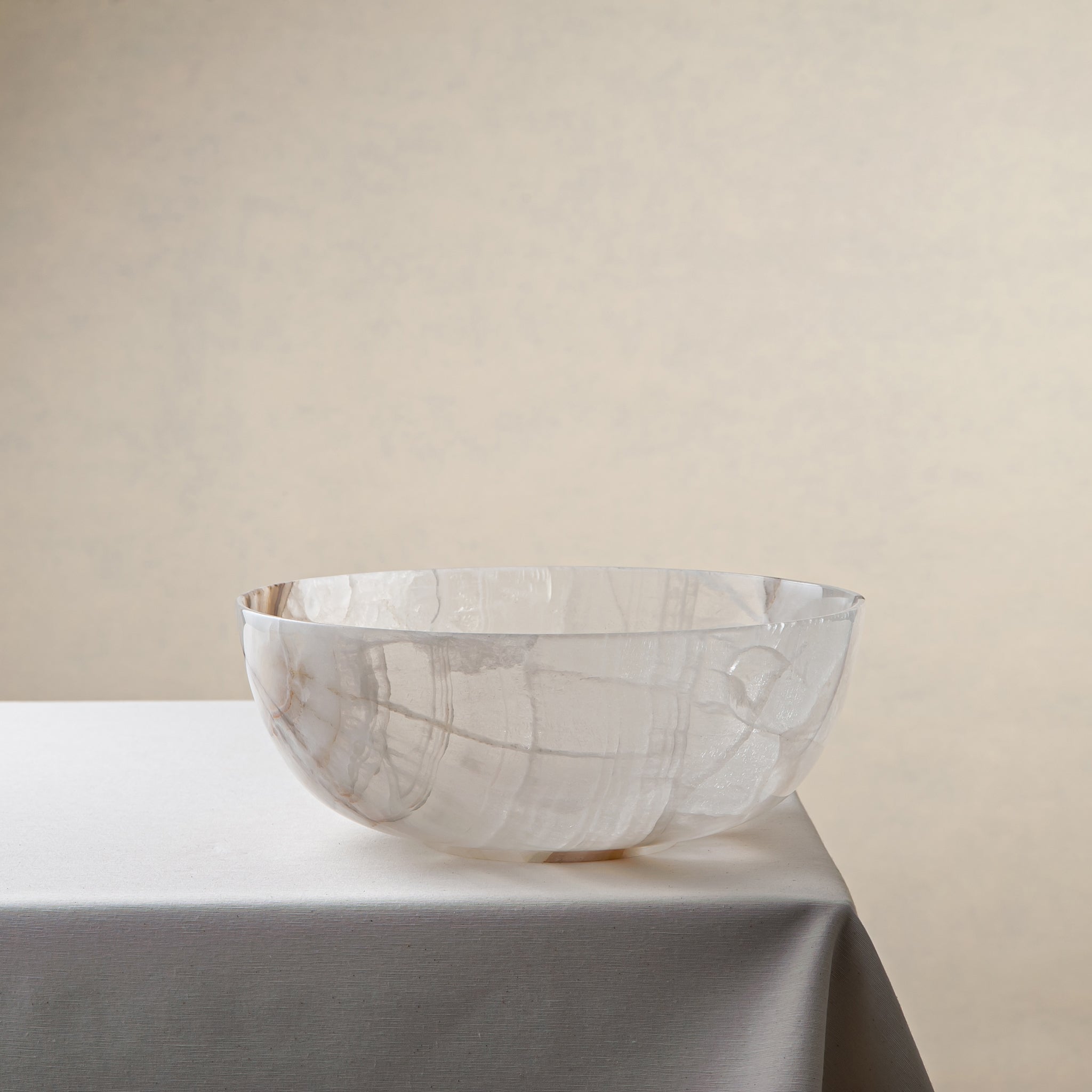 white translucent onyx bowl handcrafted by Uniiqo Studio for luxurious homes and interior 