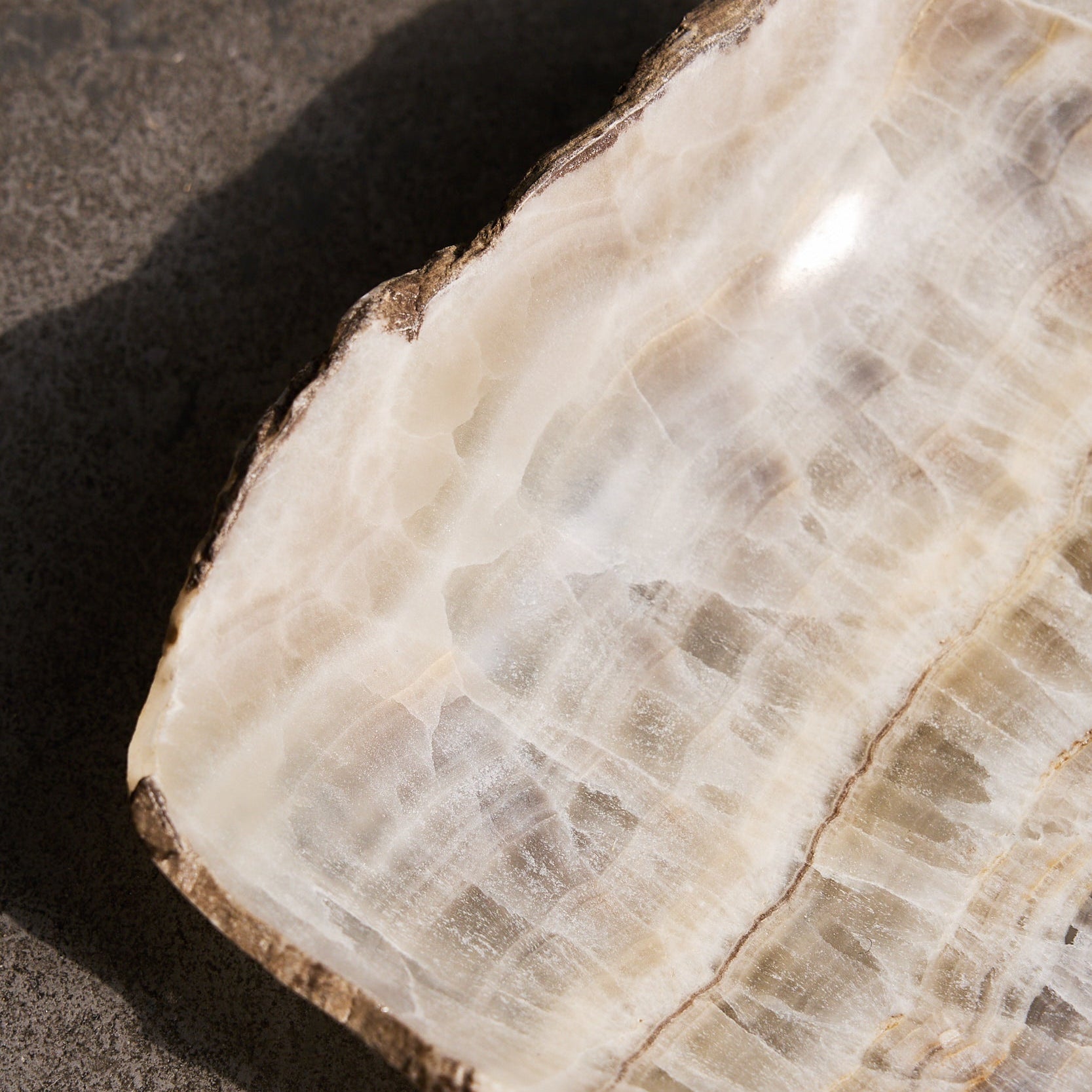translucent onyx bowl handcrafted by Uniiqo Studio