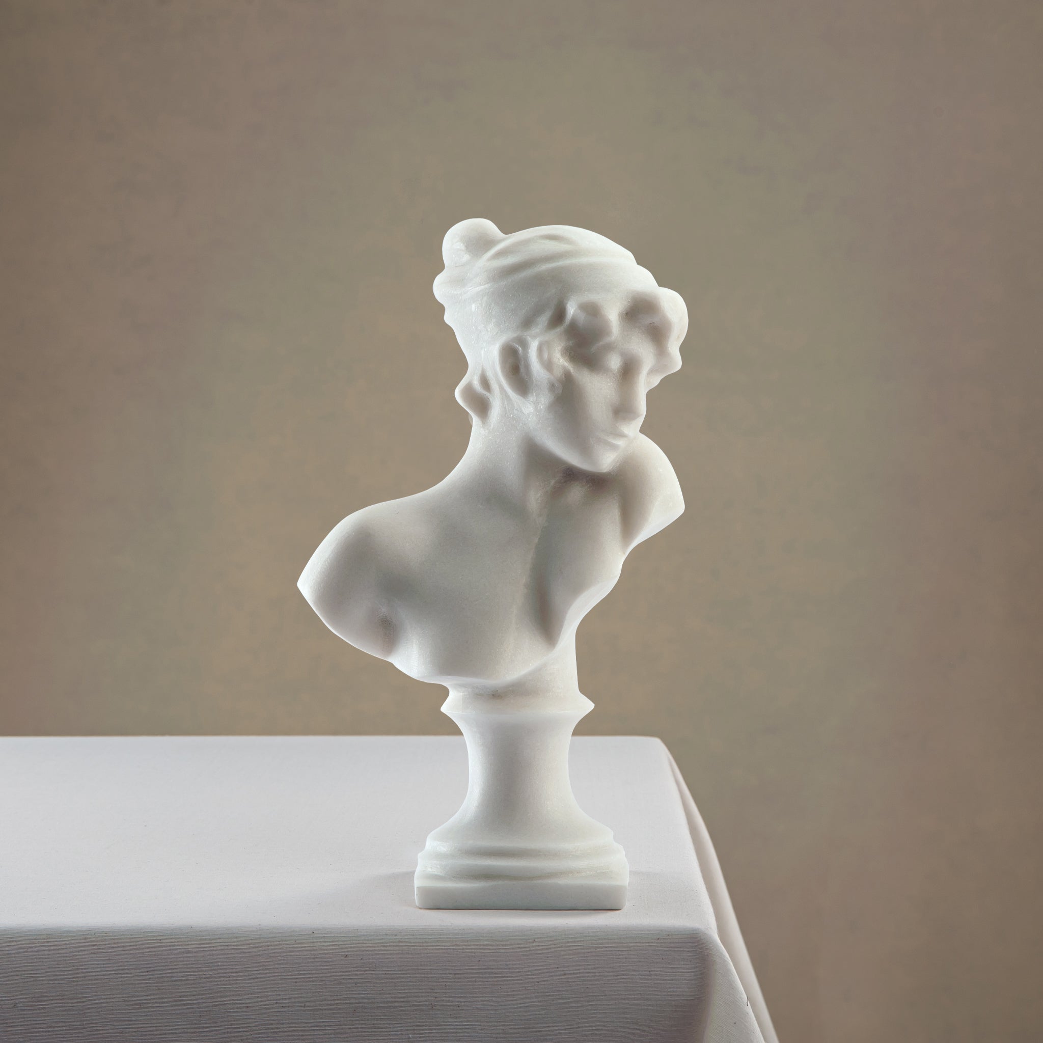 White marble handcrafted sculpture, Venus Figurine, by Uniiqo Studio 